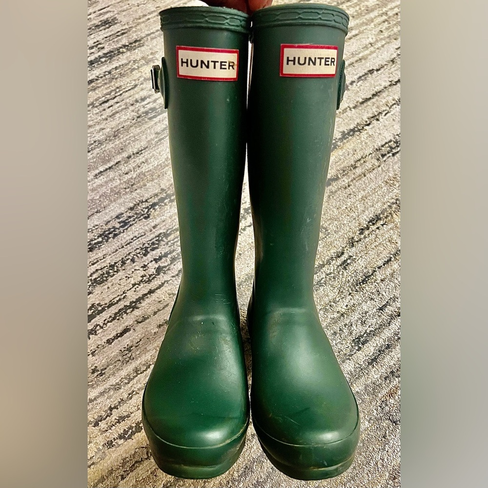 Hunter rain boots in hunter green
